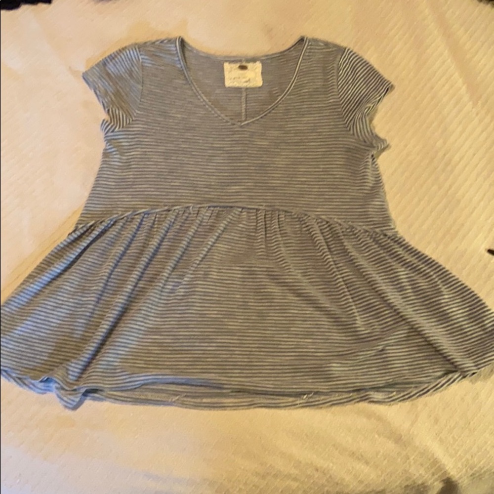Cupio baby doll top. 💛 bundle 3 for $12!!!